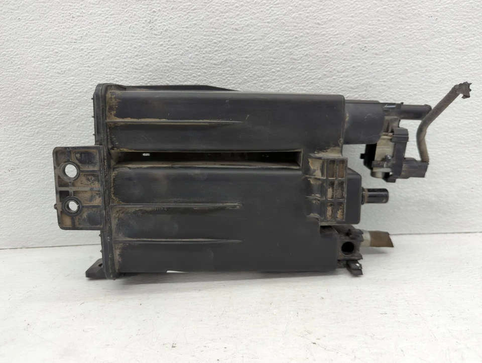 Nissan Altima 2015 bote de carbón de vapor de combustible UH789 Foto 1 de 4