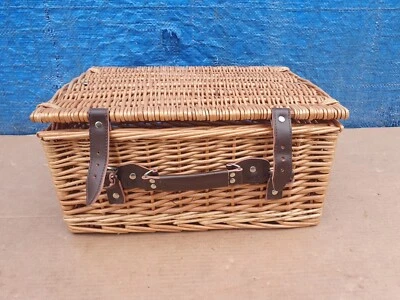 Vintage Wicker Picnic Hamper Basket with Leather Straps – 41x31x19cm Storage - Image 1 of 4
