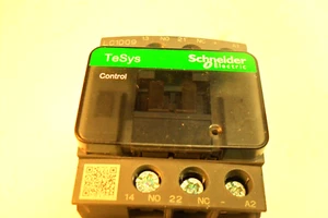 LC1D09 con Contattore LAD4TBDL 24V - Controllo TeSys - Schneider Electric - Foto 1 di 5