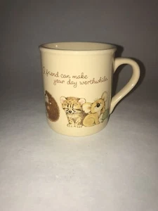 HALLMARK Mug Mates Coffee Cup 'A Friend Can Make Your Day Worthwhile' Animals - Picture 1 of 6