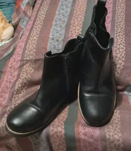 Girls John Lewis Chelsea boots UK 4 Black leather Suede trim Zip Crepe sole - Picture 1 of 5