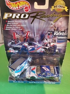 Hot Wheels Pro Racing 1998 Pit Crew #6 Mark Martin 1/64 Thunderbird And Tool box - Picture 1 of 7