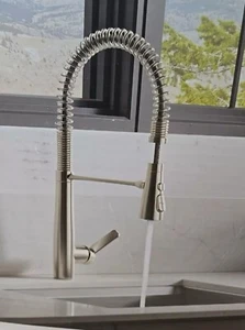 Kohler Vind Semi-Professionelle herunterziehbare Küchen-Spültischarmatur R33911-VS BRANDNEU - Bild 1 von 2