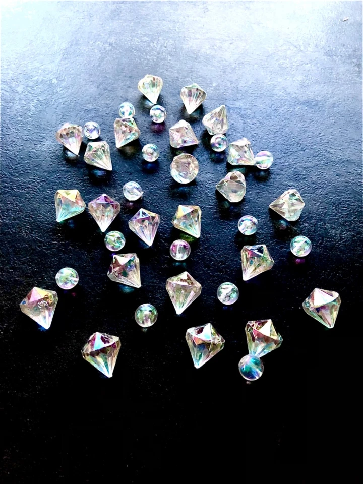 23 Deko Diamanten Brillanten 20 mm + 15 Perlen 12 mm Plastik Acryl = 38 St. Top! - Bild 1 von 1