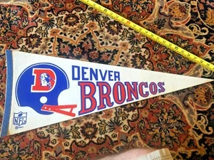 Vintage NFL 1967 Denver Broncos 2 bar helmet Felt Pennant - Picture 1 of 5