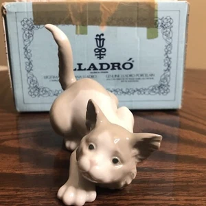 Vintage 1981 Lladro Spain Porcelain Figure 5112 Attentive Cat  Figurine Gatito - Picture 1 of 12