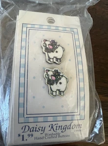 LOT 12 NEW VTG 1990 DAISY KINGDOM Buttons 6-CARDS SHEEP FLOWERS SEW COLLECT - Picture 1 of 4