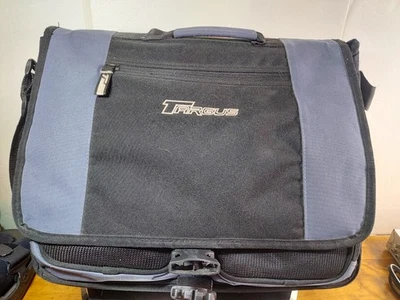 Targus Nylon 15.6" Laptop Bag/Case - Black with 13 Compartments 15.75" x 11" - Image 1 of 4