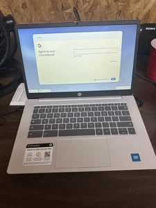 HP 14a-nf0131wm 14" HD Pentium N200 1.8GHz Intel UHD Graphics 4GB RAM 128GB SSD - Picture 1 of 6