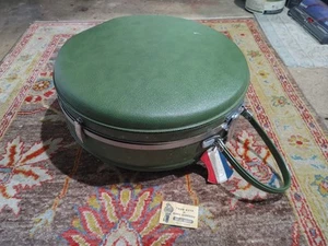 Vintage AMERICAN TOURISTER Green Tiara Luggage Round Hat Box Weekender - Picture 1 of 6
