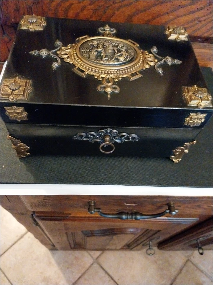 Ancien Coffre Boite Napoleon III 19ème Bronze Bois Noirci 19ème - Photo 1/4