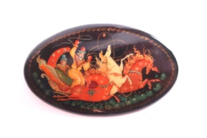 Vintage RUSSIAN Signed Hand Painted TROIKA Horses Black Lacquer Brooch Pin – 2¼" - Picture 1 of 4