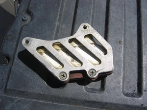 89 90 91 92 YAMAHA YZ125 YZ250 WR250 OEM REAR CHAIN GUIDE SLIDER 3JD-22199-00-00 - Picture 1 of 6