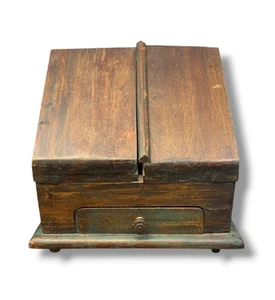 Primitive Dokumentenbox aus Holz mit verblasster grüner Farbe - Bild 1 von 9