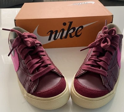 NIKE MUJER MULTICOLOR - BLAZER BAJO '77 JUMBO TALLA 7.5 - USADO Foto 1 de 4