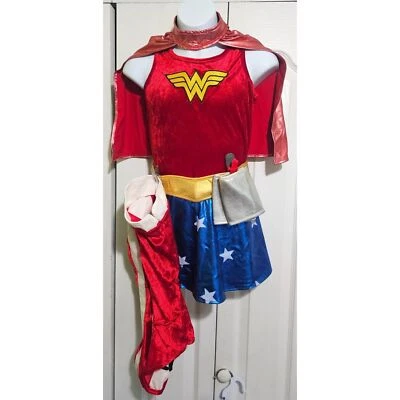 Niñas Mujer Maravilla Disfraz Vestido Capa Cinturón Botas Cubiertas Guanteletes Halloween Niños Foto 1 de 4