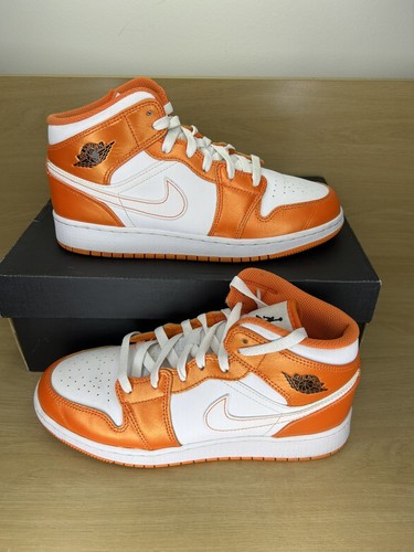 Jordan Youth Air Jordan 1 Mid SE GS DM4228 800 arancione elettrico taglia 6 5 anni 8 WMNS