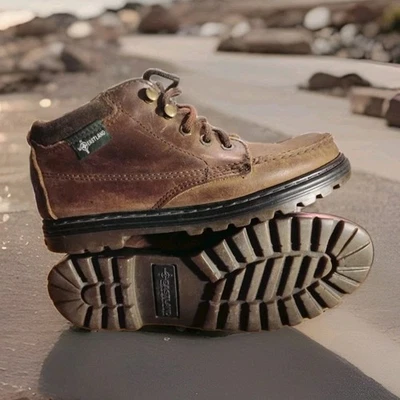 Eastlands Size 7 M. Women's Leather Lace Up Chukka Boots Shoes - Image 1 of 4