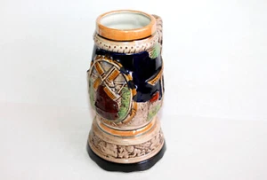 ANCIENNE CHOPE DE BIERE ALLEMANDE en GRES EMAILLÉ, MOULIN, MUSICALE MUSIQUE 25cl - Picture 1 of 7