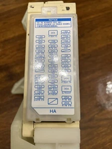 2011-2015 TOYOTA SIENNA INTERIOR FUSE RELAY JUNCTION BOX 82730-08090 OEM - Picture 1 of 5