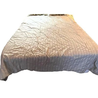 JC Penny Home Reversible Floral/Striped Full Size Comforter C92 - Image 1 of 4