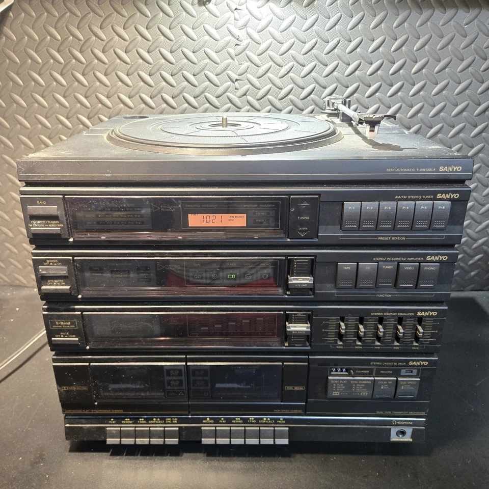 Sanyo DXT-600 проигрыватель пластинок двойной кассетный радио плеер - включается - непроверенный - Изображение 1 из 4