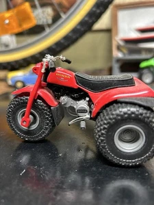 Honda ATC 90  1/16 - Picture 1 of 11