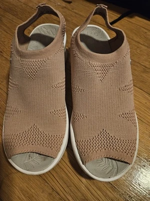 Bzees Rosa Puntera Abierta Sin Cordones 6.5 Foto 1 de 4