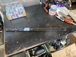 2012 MERCEDES C220 W204  BONNET GAS RAMS STRUTS Q2A2129800564 Q1A2048800029 - Afbeelding 1 van 7