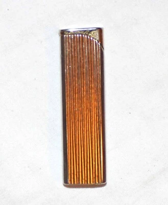 Vintage FLAMEX Goldtone LIGHTER Japão Padrão Geométrico Gravado - Imagem 1 de 4