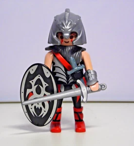 PLAYMOBIL Figur Mann Ritter Schild Helm Schwert Dolch Armpanzer #26 - Picture 1 of 1