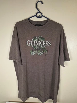 Guinness Feelin Lucky 三叶草 T 恤 XL 棕色复古外观 St Patrick’s Day T 恤 — 第 1/4 张图片
