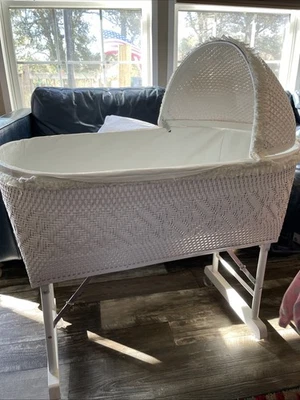 CUNA BEBÉ MIMBRE BLANCO TEJIDO VINTAGE TOLDO DESMONTABLE, PATAS ENROLLABLES PLEGABLES Foto 1 de 4
