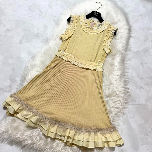Abito CHANEL Coco decorato con volant a fiori taglia 38 giallo pallido beige cotone