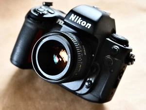NIKON F100 with Nikon 50mm f1.8 AF-d in both MINT condition - Picture 1 of 10