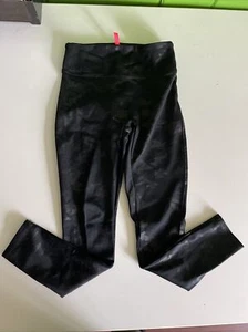 Spanx Leggings GIRLS size SMALL 7-8 black Shiny BLACK CAMO - Picture 1 of 4