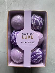 New Sealed Nice & Nifty Luxe Lavender & Vanilla Pretty Lilac Bather Fizzer Bombs - Bild 1 von 1