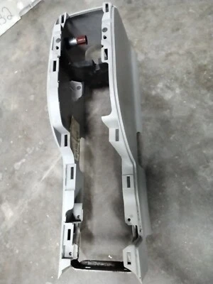 09-11 Chevy Hhr consola central trasera pieza # 15854578 Foto 1 de 4