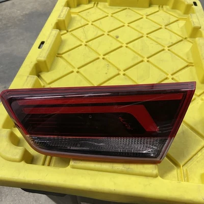 KIA OPTIMA 2019-2020 luz trasera LED interior derecha OEM 92404-D4620 Foto 1 de 4