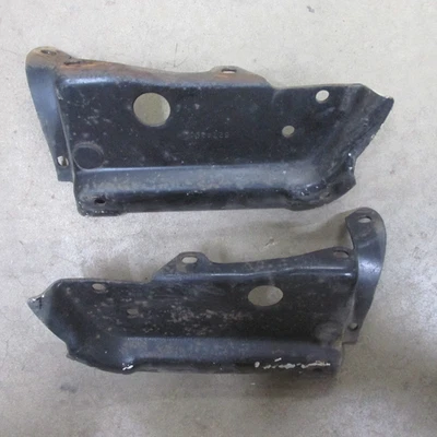 Chevrolet Camaro 1973 original GM NO RS PARACHOQUES BARRA FRONTAL SOPORTES IZQUIERDA DERECHA 73 Foto 1 de 4