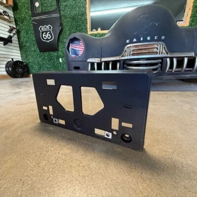 Soporte de matrícula delantero genuino OEM Lexus 52114-0E060 2013-2015 RX350 RX450h Foto 1 de 4