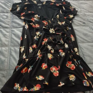 Women's M Lauren Ralph Lauren Short Sleeve Shirt Black Floral  - Picture 1 of 7