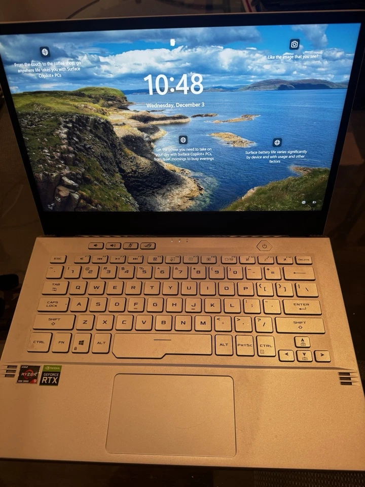 "Laptop para juegos ASUS ROG Zephyrus G14 Ryzen 9 4900HS RTX 2060 14"" 120 Hz" Foto 1 de 4