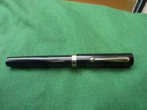 VINTAGE SHEAFFER "NO NONSENSE" BLACK FOUNTAIN PEN - ITALIC F NIB - Picture 1 of 8