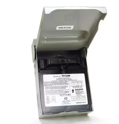 Desconexión de CA fusionada GE 30 amperios 120/240 voltios - TF30RCP Foto 1 de 4