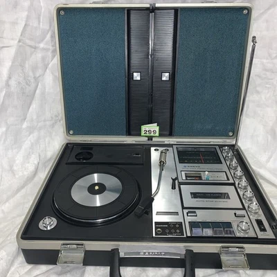 Sanyo Solid State Music Centre G-2615N Turntable Casette Deck - Image 1 of 4