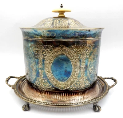 ANTIGUA CAJA DE GALLETAS WALKER & HALL #530 ORNAMENTADA GRABADA PLATEADA ~ INGLATERRA Foto 1 de 4