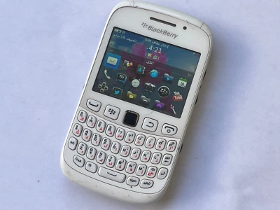 BlackBerry Curve 9320 - 512 MB - White color for parts or  repair - Image 1 of 4