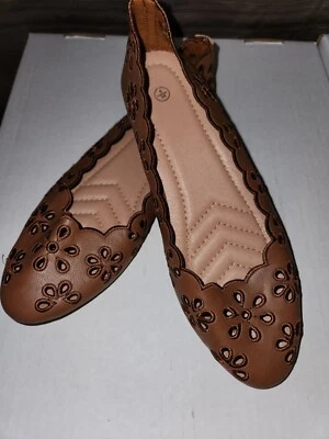 Cómodos planos de ballet sin marca para mujer talla 5 diseño de ojales florales ¡LINDOS! Foto 1 de 4