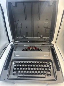 Royal Epoch Manual Portable Typewriter w/Hard Case, Black, Clean Tested - Picture 1 of 23